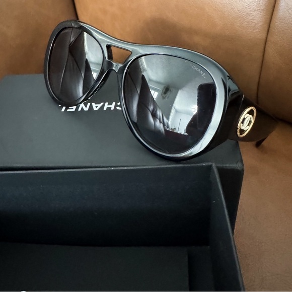 Chanel Black Sunglasses - Authentic - Picture 1 of 8